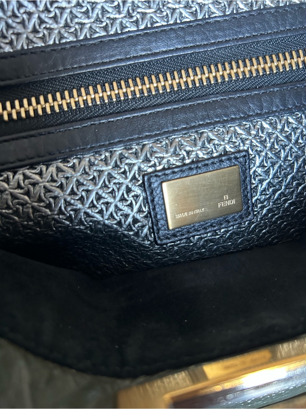 Fendi Large Peekaboo Iconic Satchel bag - Picture 7 of 11